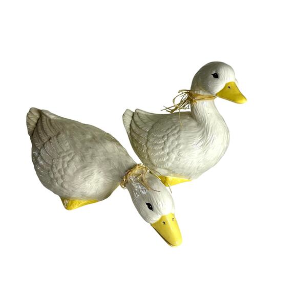 Set of 2 Vintage Scioto Ceramic White Ducks Circa 1987 Hand Painted - Picture 1 of 7